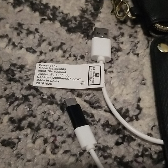 Phone Charging Wallet - Picture 7 of 7